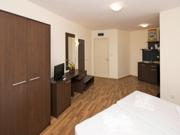 Hotel Golden Ina - All Inclusive - Beachfront image 19