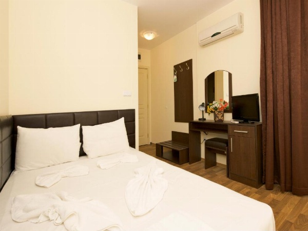 Hotel Golden Ina - All Inclusive - Beachfront image 21