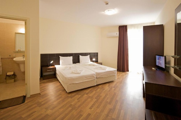 Hotel Golden Ina - All Inclusive - Beachfront image 41