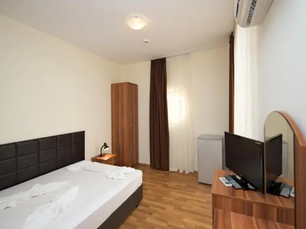 Hotel Golden Ina - All Inclusive - Beachfront 9